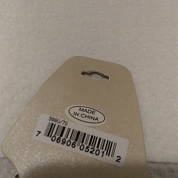 NWT! SILVER NECKLACE WITH TURQUOISE COLORED DECRATION DECORATION - Picture 4 of 4